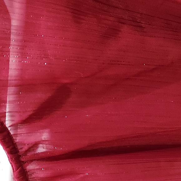 Lauren Conrad Sheer Maroon Red with Gold Thread Accents w/ Bell Sleeves Size 1X - Picture 3 of 7